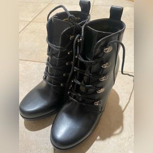 New black boots size 6.5